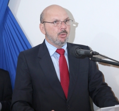 “Dez meses de um governo para poucos voltado em especial à família do prefeito!”